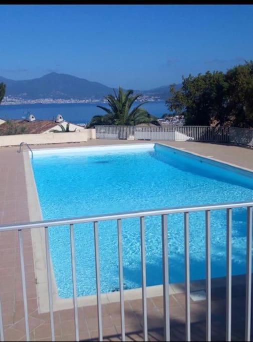 Porticcio T2 climatisé&grande terrasse à 1km de la plage Esterno foto