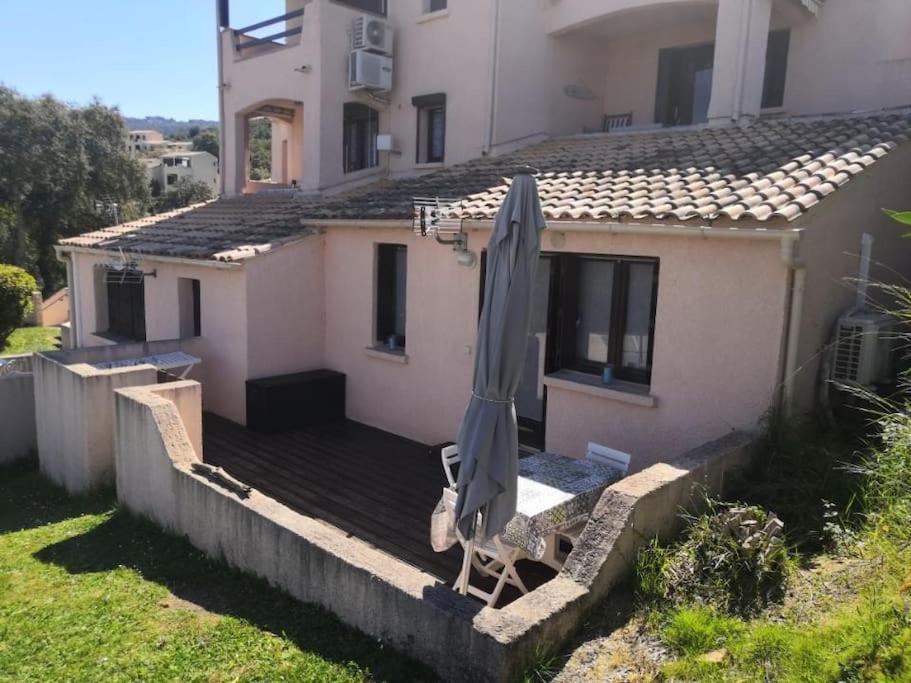 Porticcio T2 climatisé&grande terrasse à 1km de la plage Esterno foto